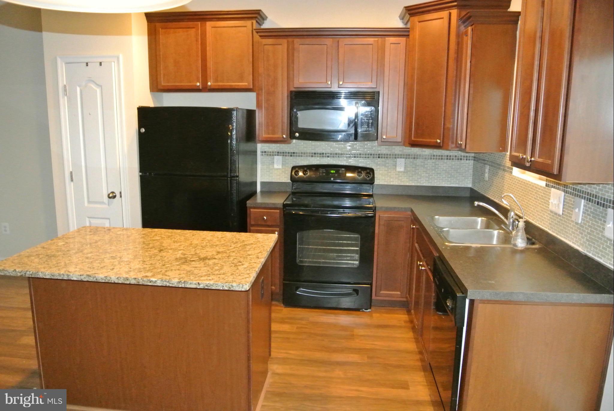 ST CHARLES SUB - GLENEAGLES - Residential Lease