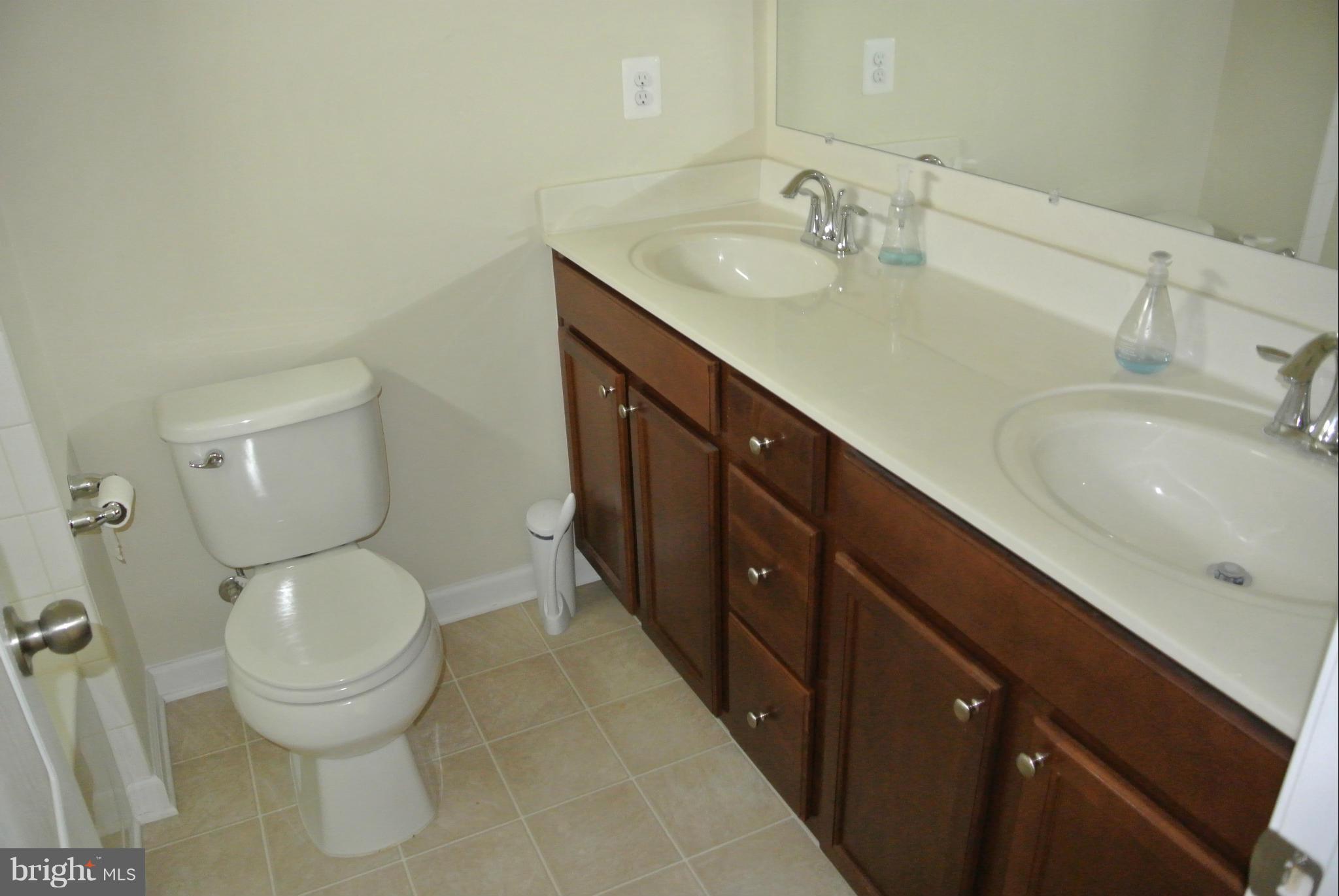 ST CHARLES SUB - GLENEAGLES - Residential Lease