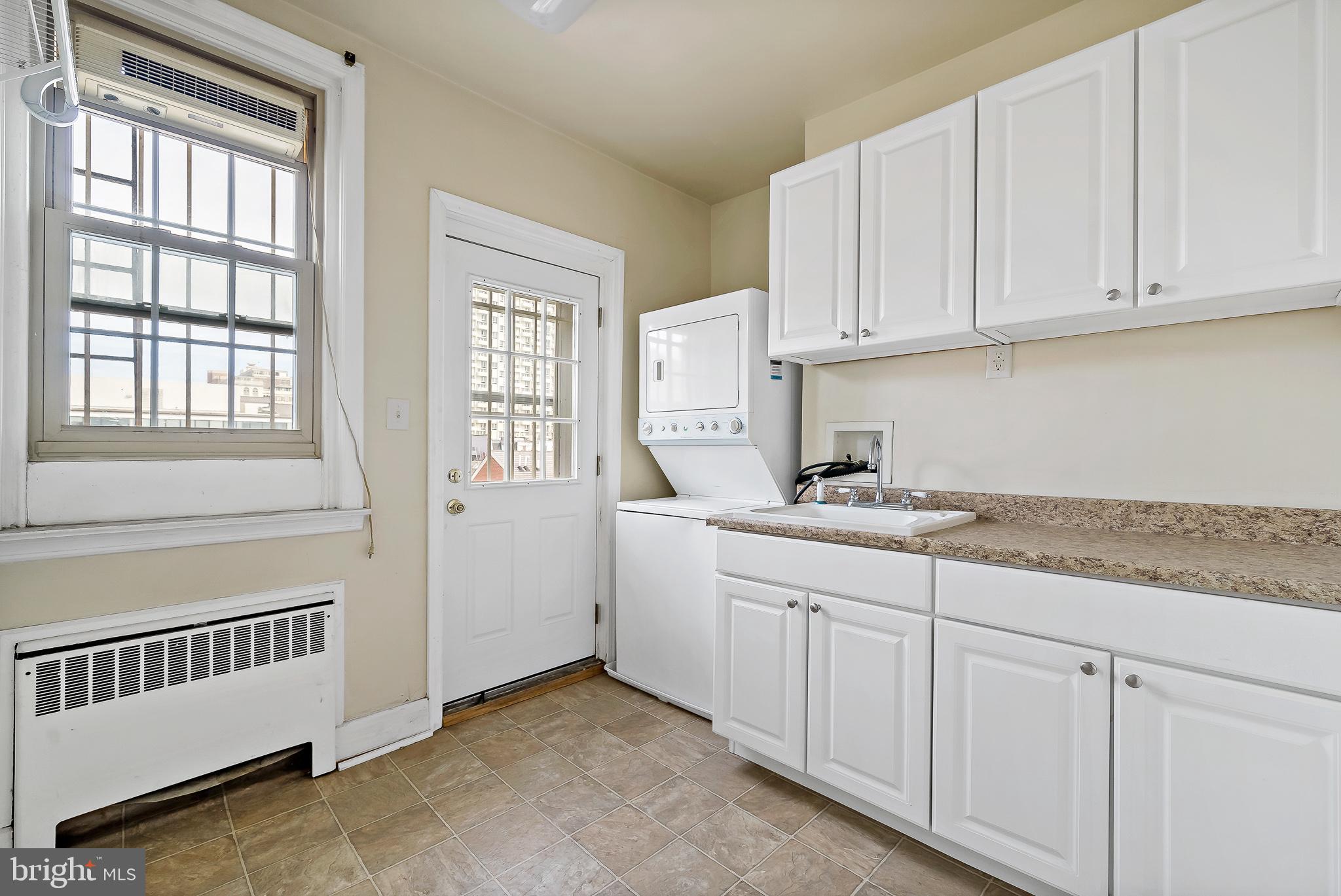 WASHINGTON SQ - Residential