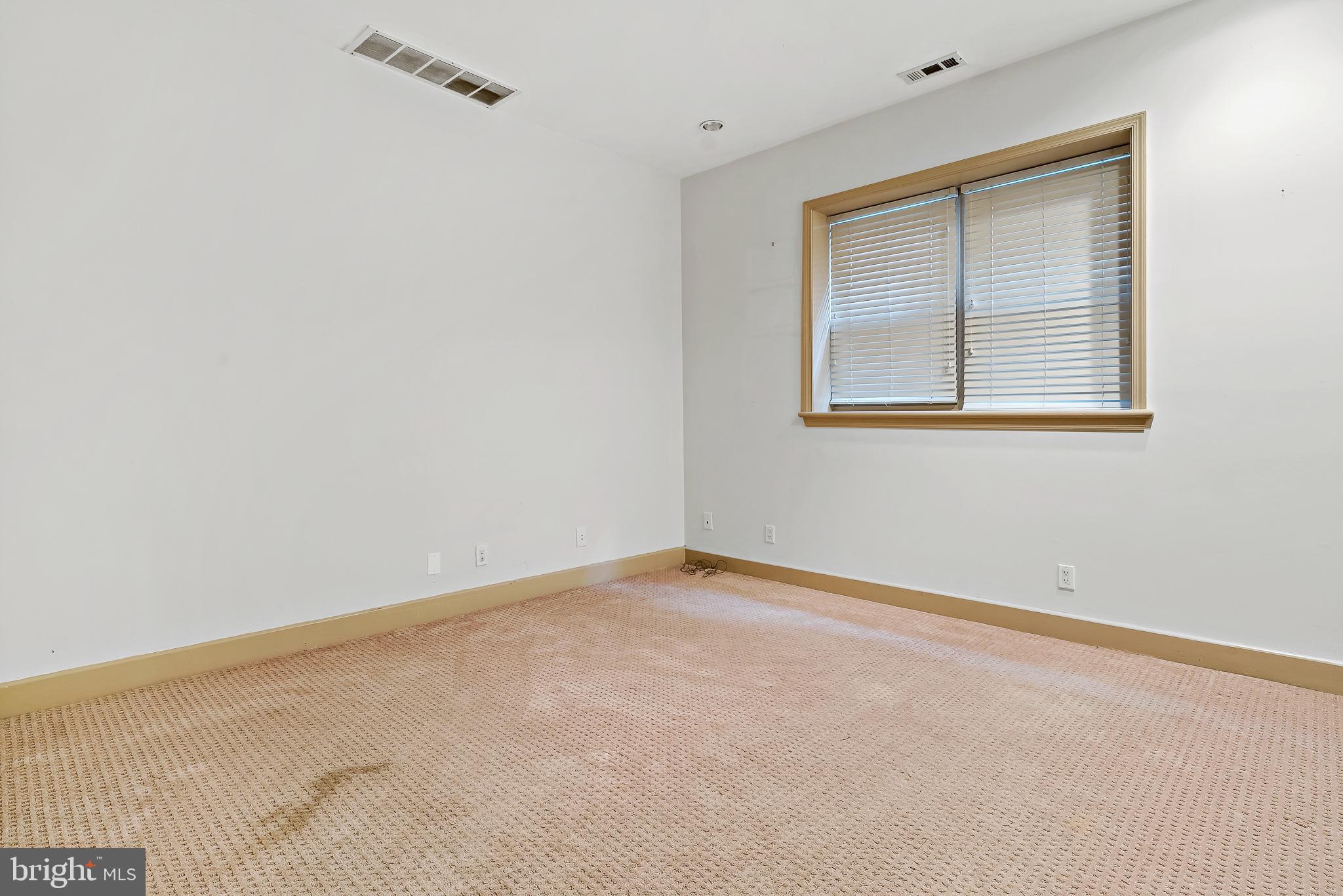 WASHINGTON SQ - Residential