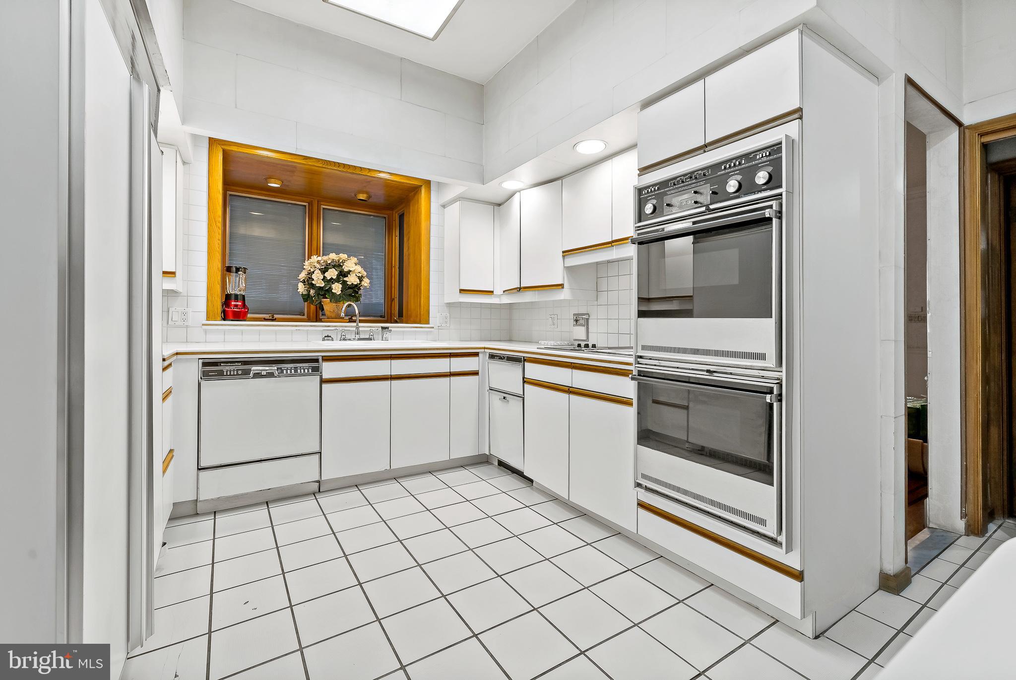 WASHINGTON SQ - Residential