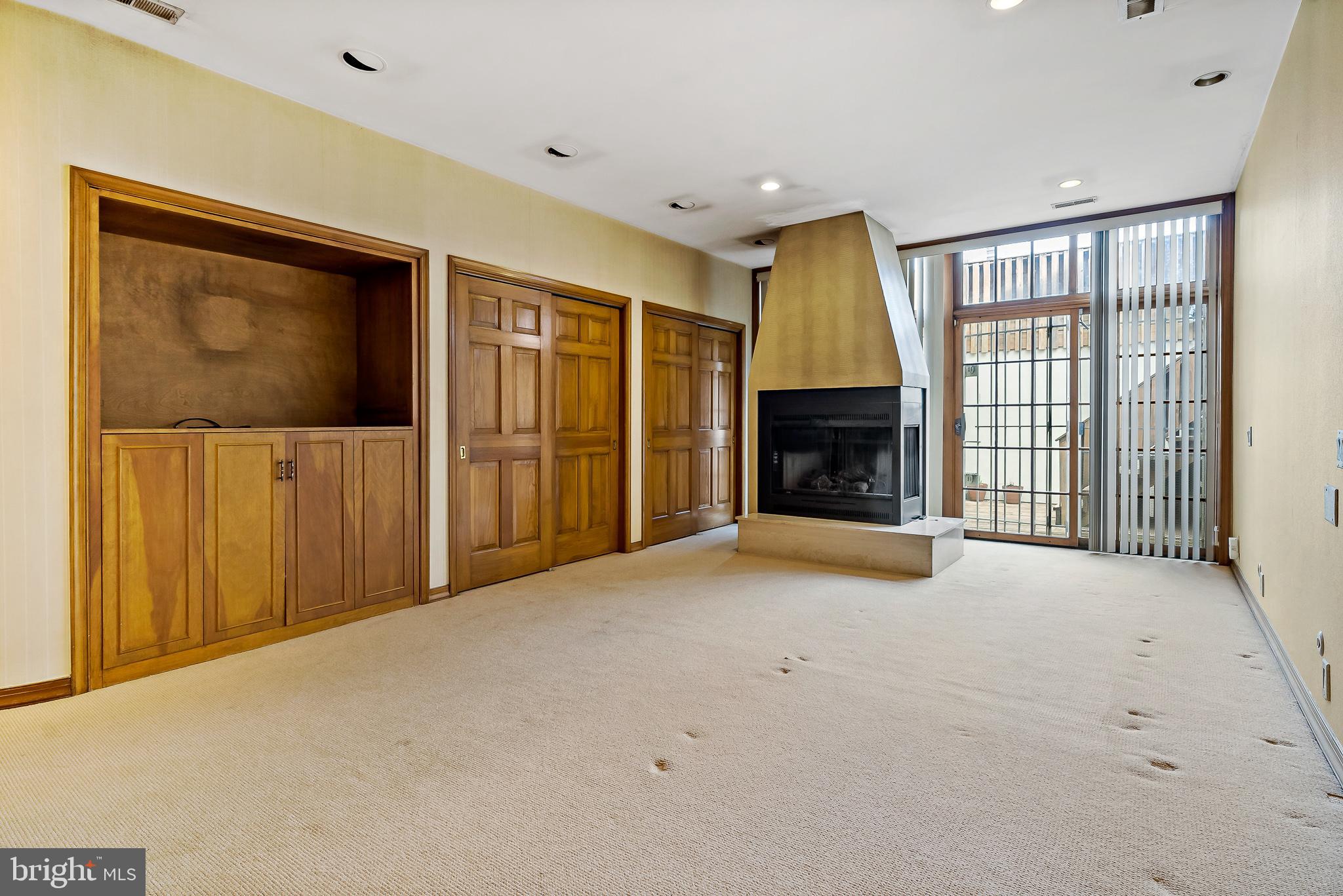 WASHINGTON SQ - Residential