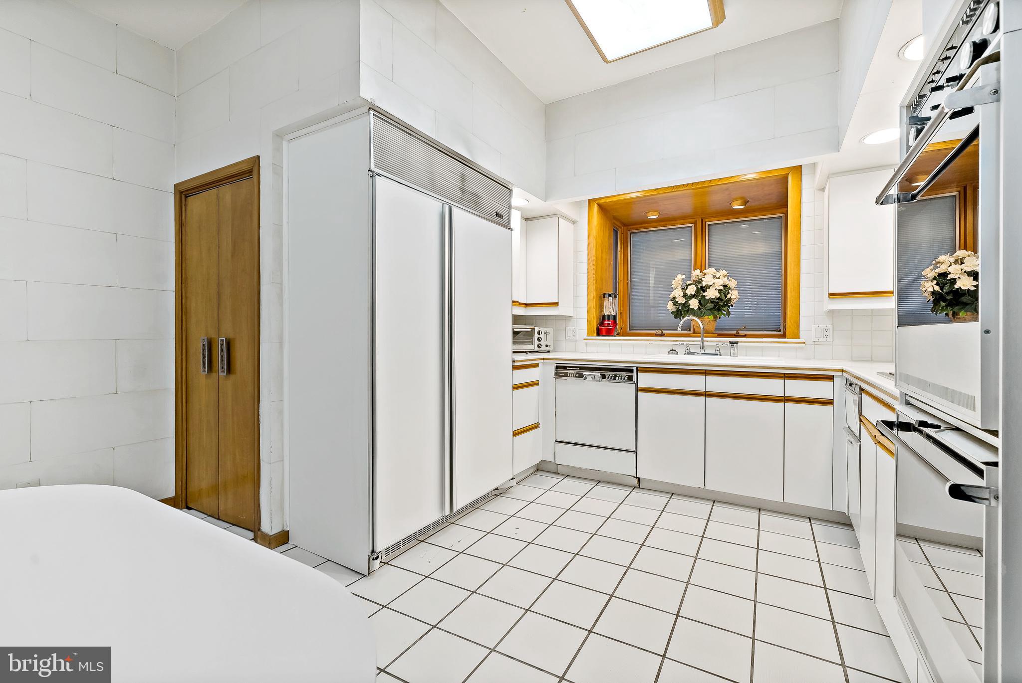 WASHINGTON SQ - Residential