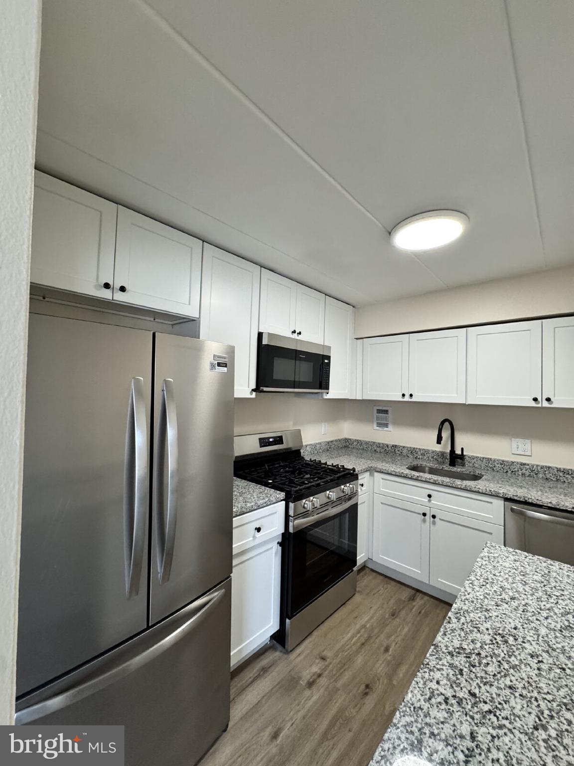 HUNTINGTON CLUB - Residential Lease