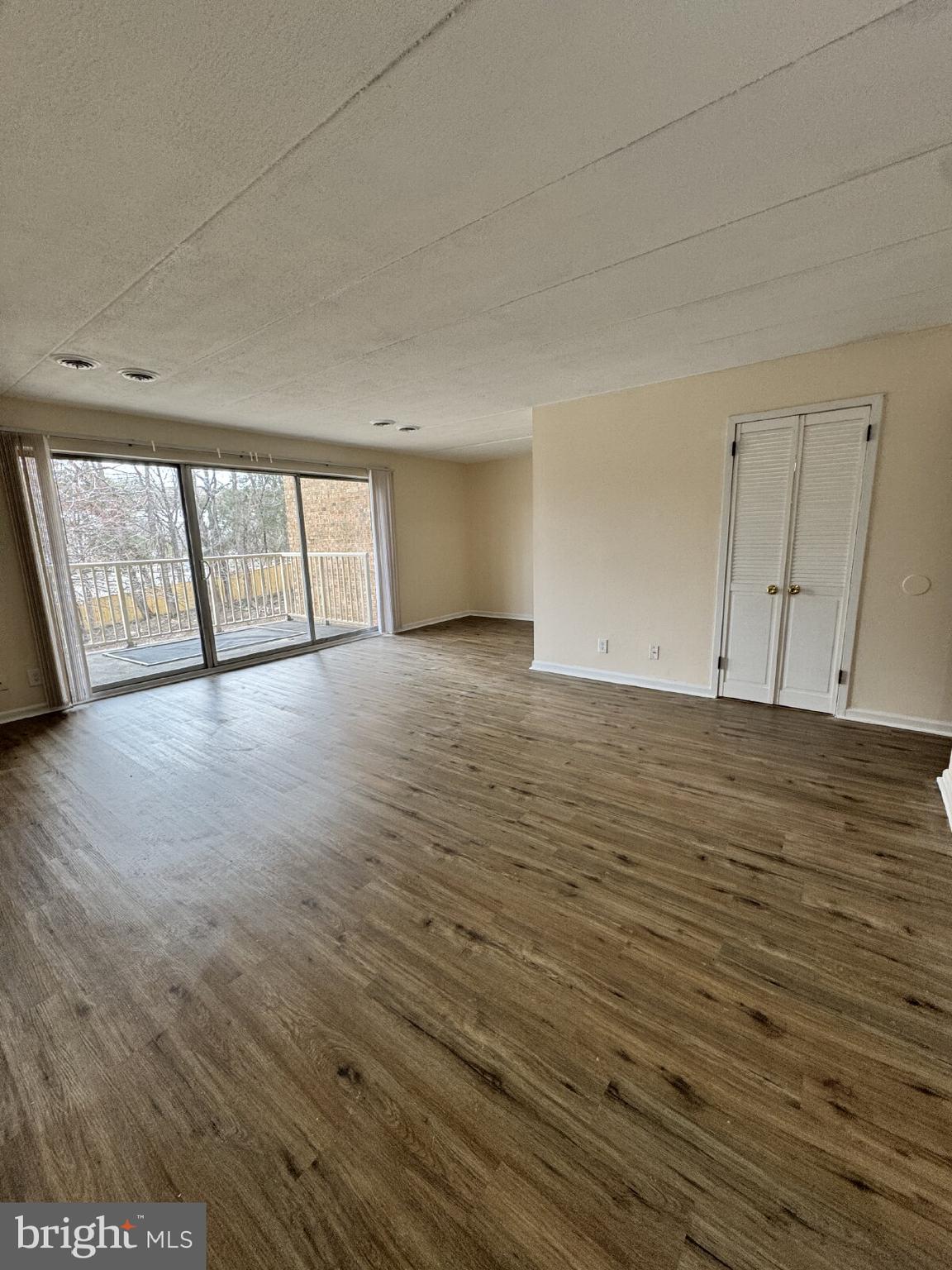 HUNTINGTON CLUB - Residential Lease