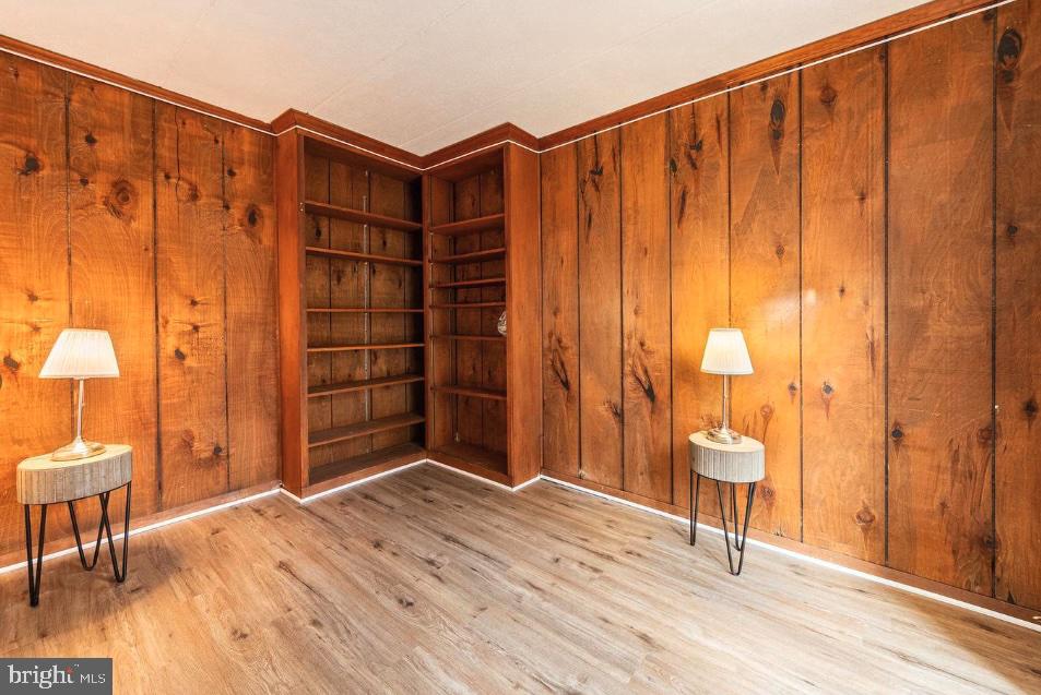 HUNTINGTON CLUB - Residential Lease