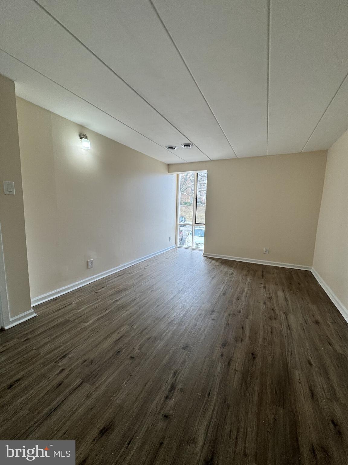 HUNTINGTON CLUB - Residential Lease