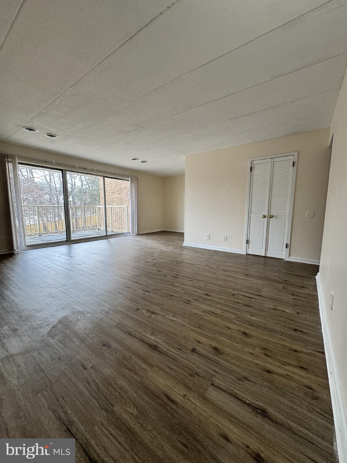 HUNTINGTON CLUB - Residential Lease