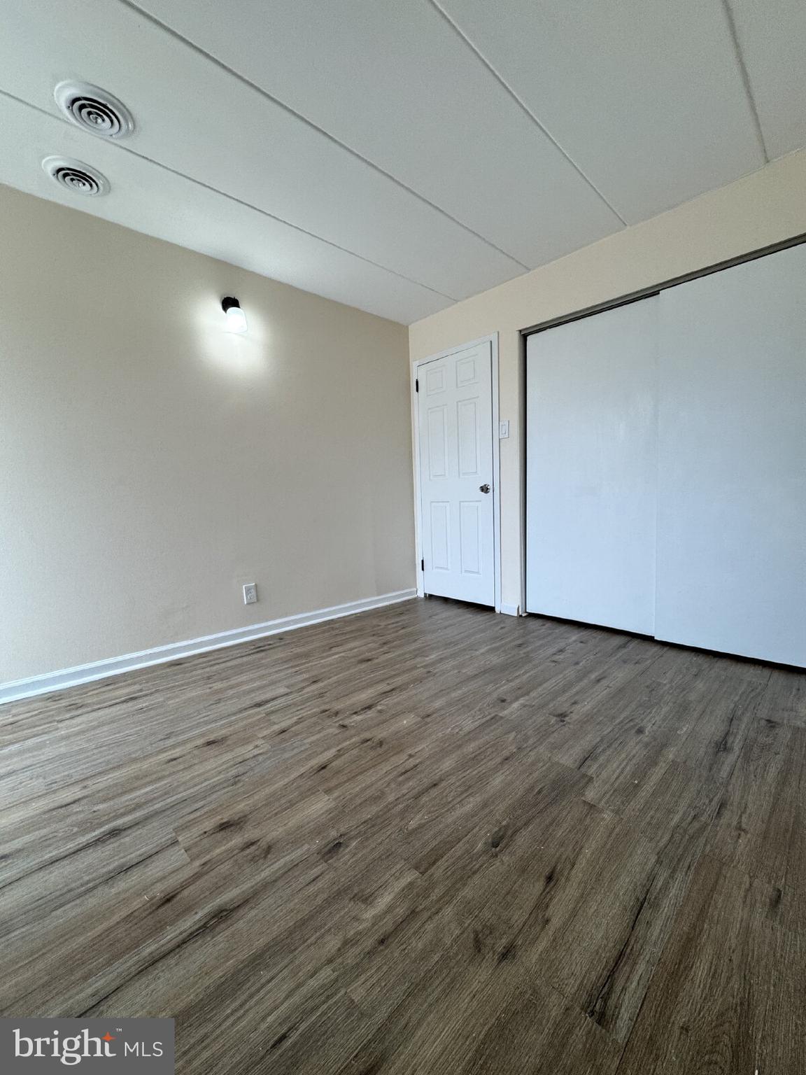 HUNTINGTON CLUB - Residential Lease