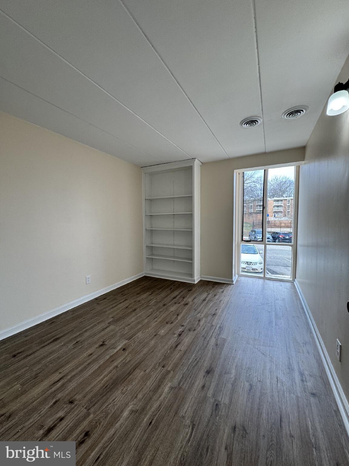 HUNTINGTON CLUB - Residential Lease