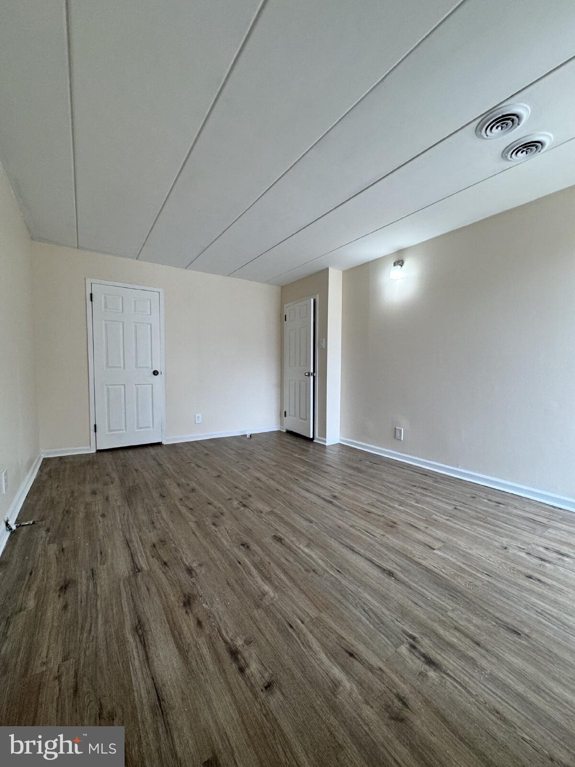 HUNTINGTON CLUB - Residential Lease