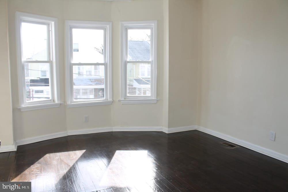 55 EDGEMERE AVENUE