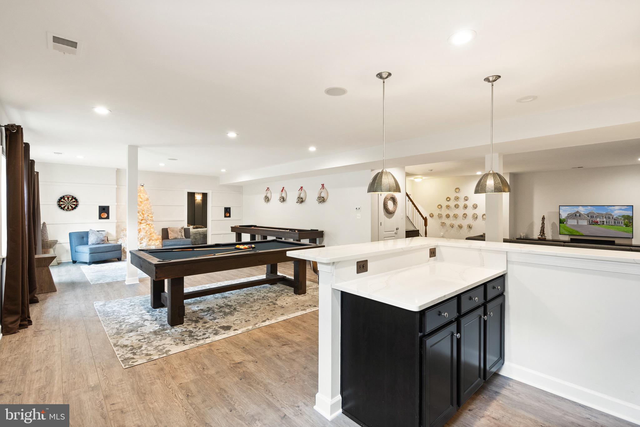 RIVER POINTE - Residential