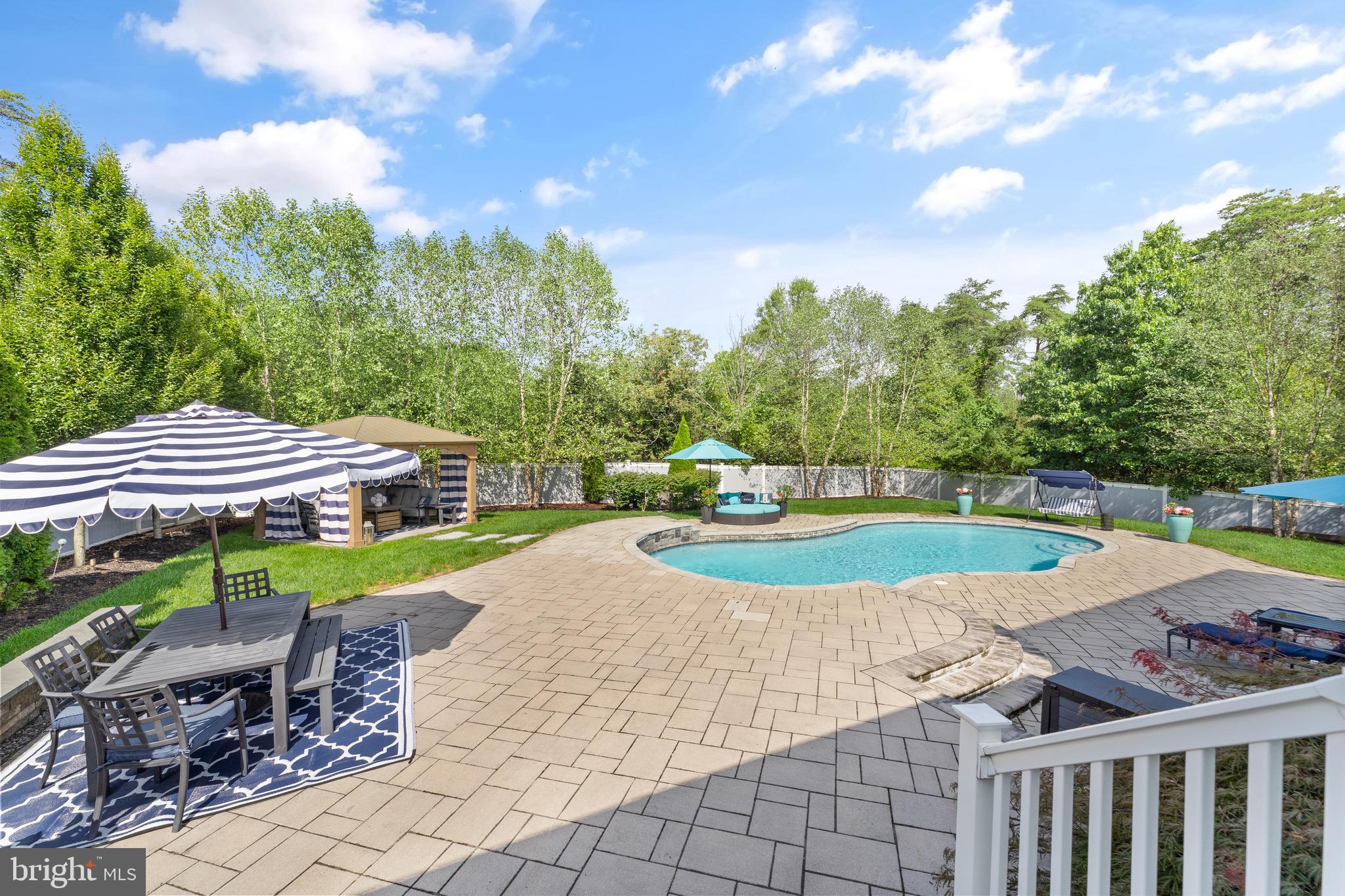 RIVER POINTE - Residential