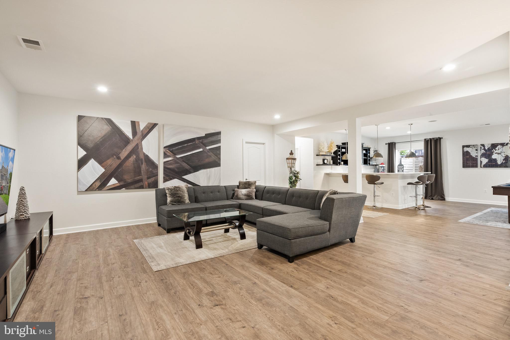 RIVER POINTE - Residential