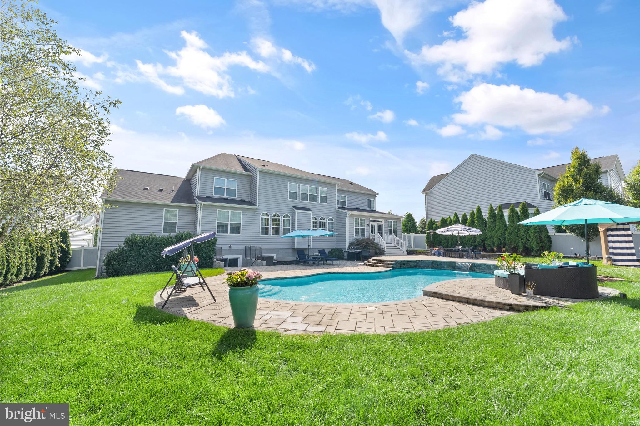 RIVER POINTE - Residential