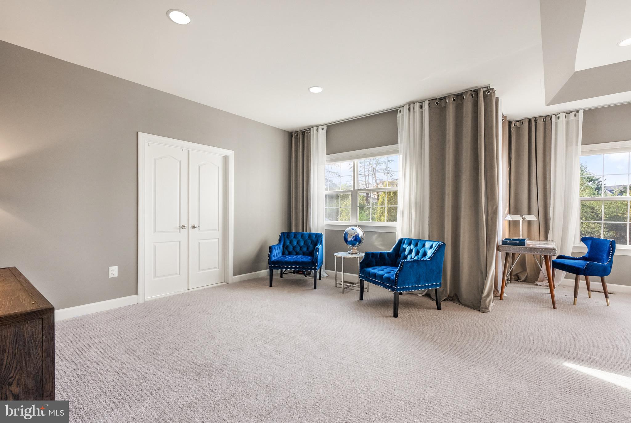 RIVER POINTE - Residential