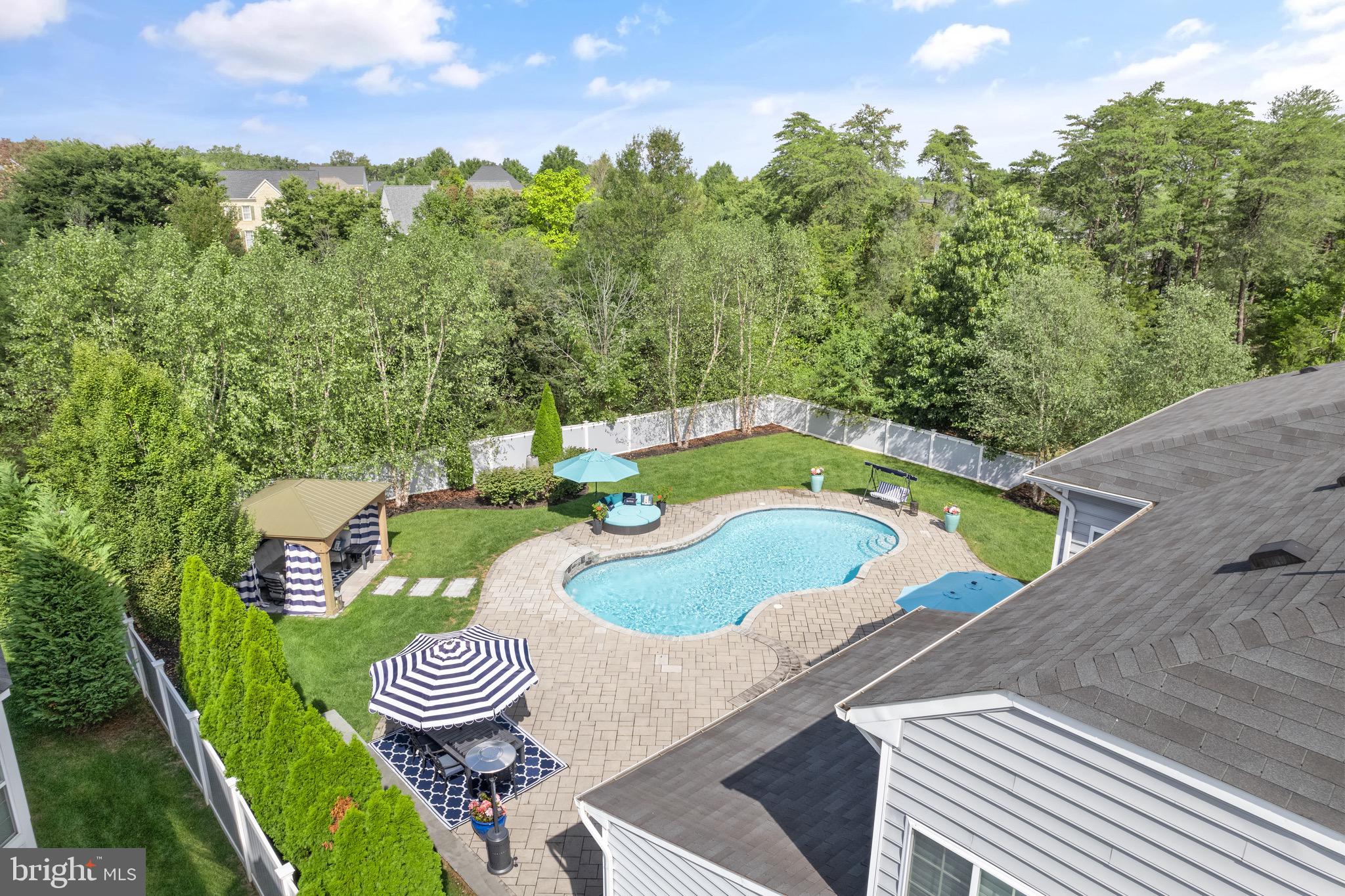 RIVER POINTE - Residential