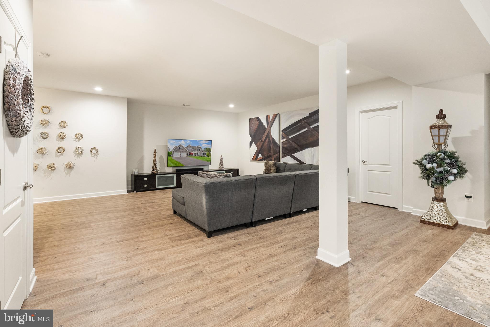 RIVER POINTE - Residential