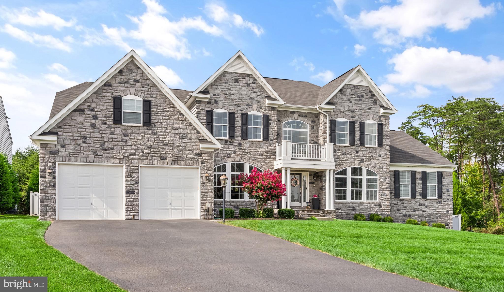 RIVER POINTE - Residential