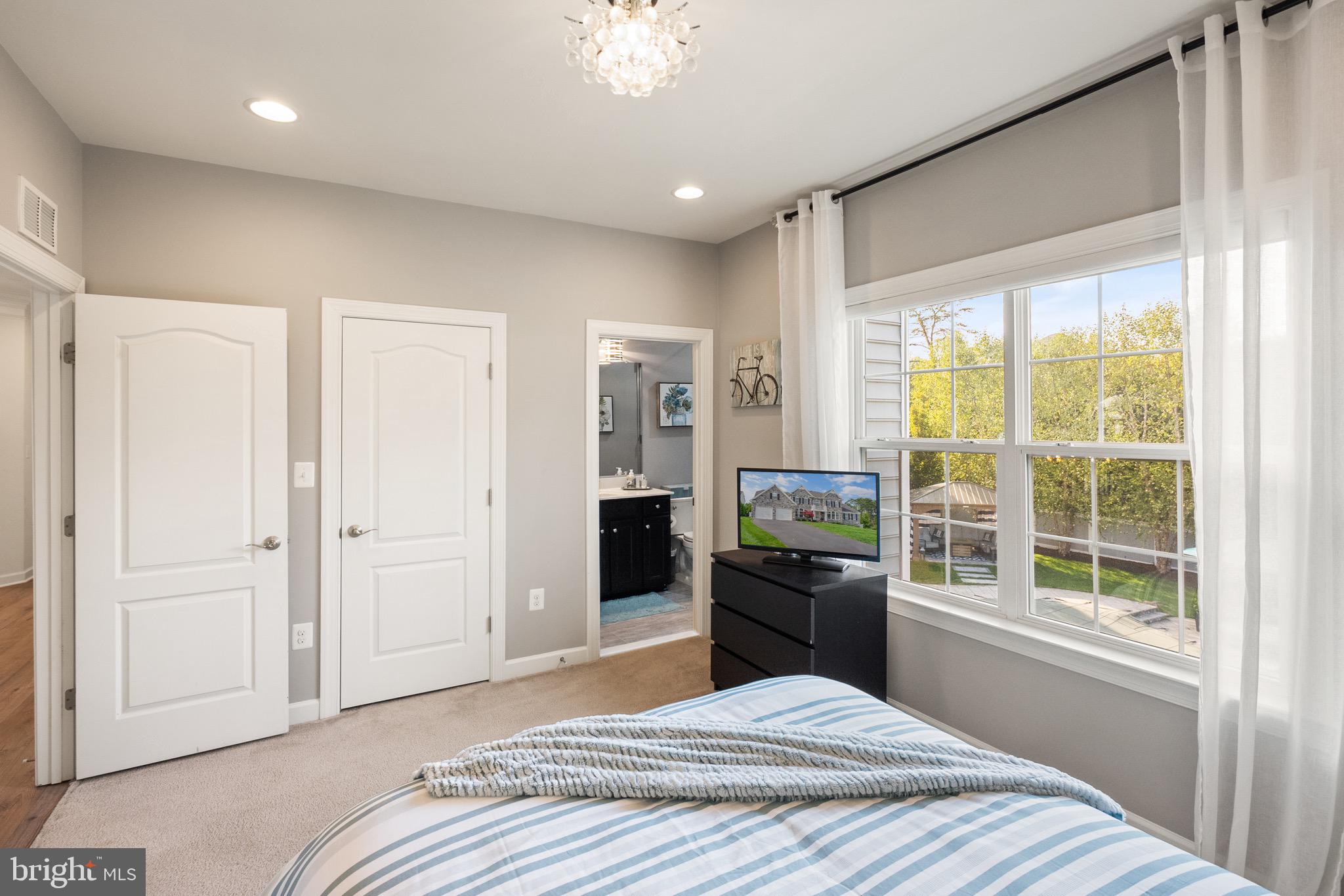 RIVER POINTE - Residential