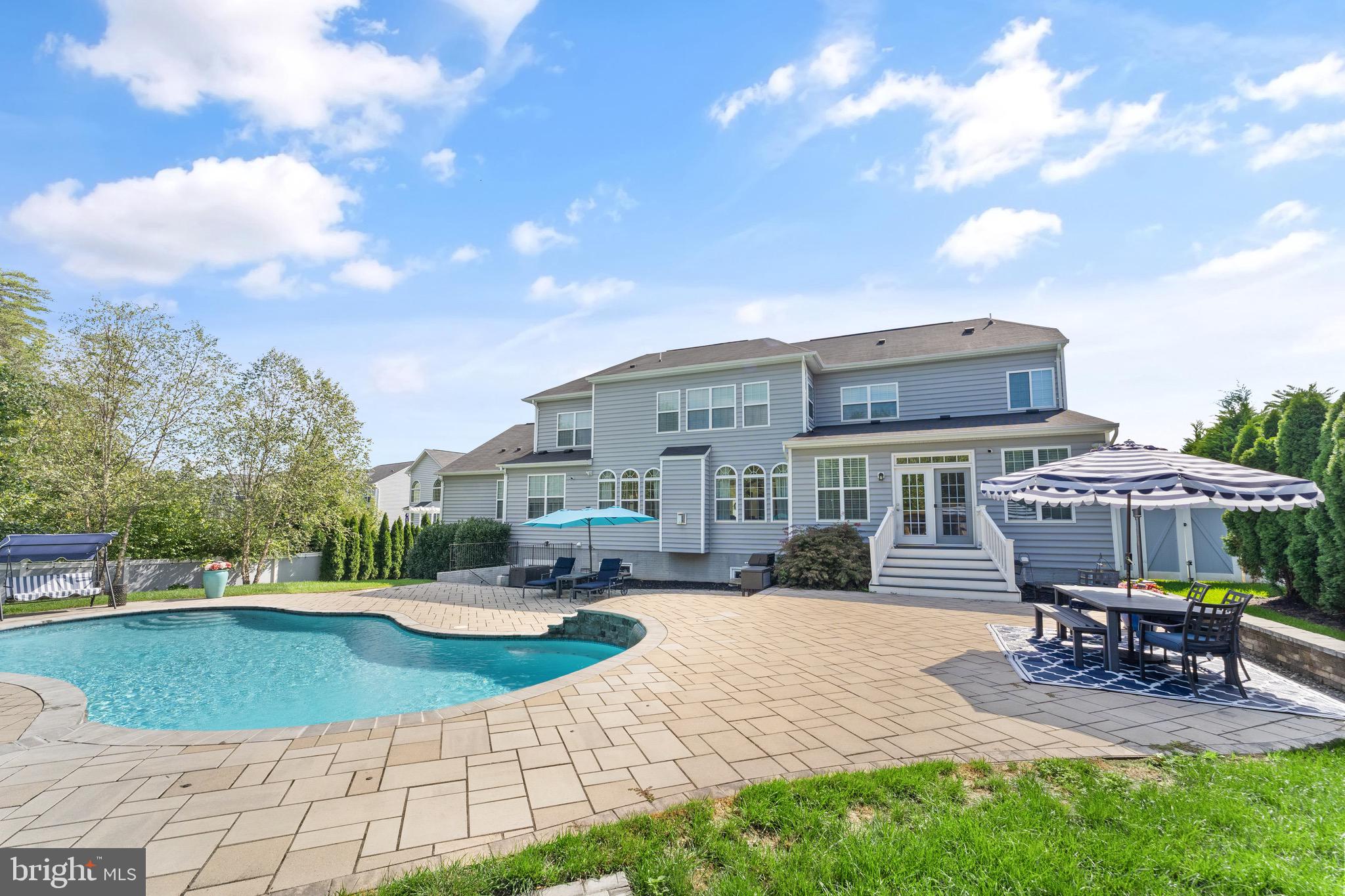 RIVER POINTE - Residential