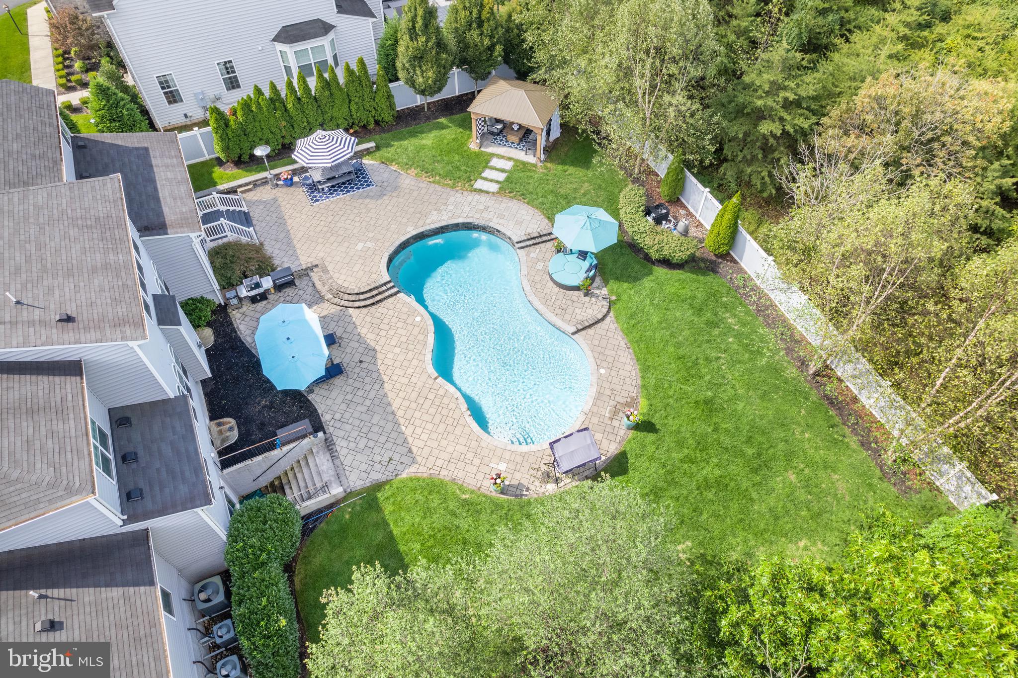 RIVER POINTE - Residential