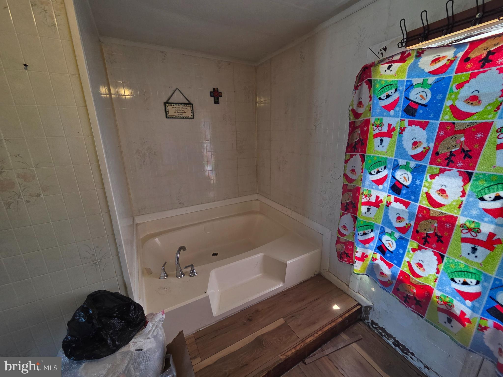 PENNWOOD CROSSING - Residential