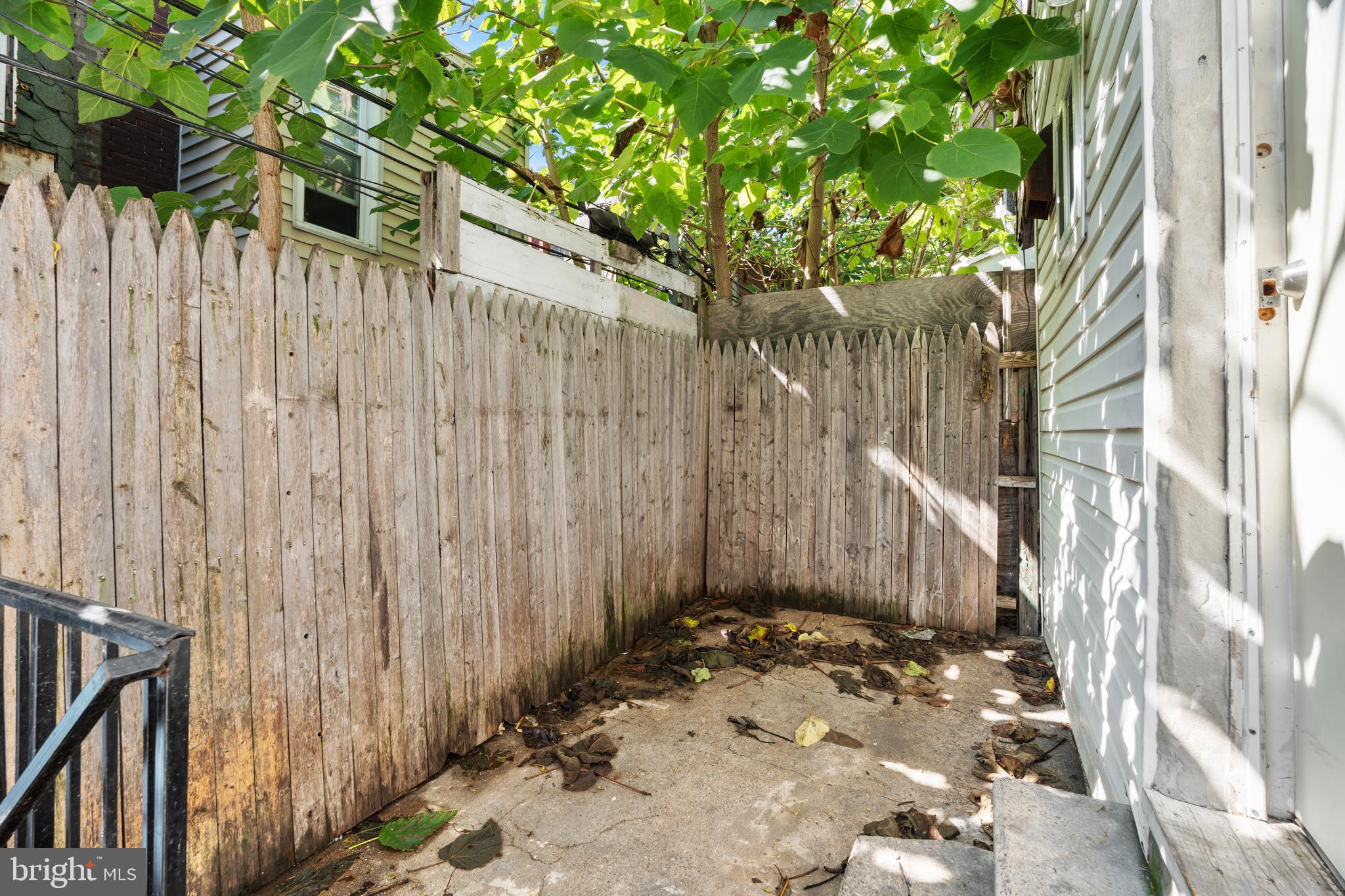 KENSINGTON - Residential