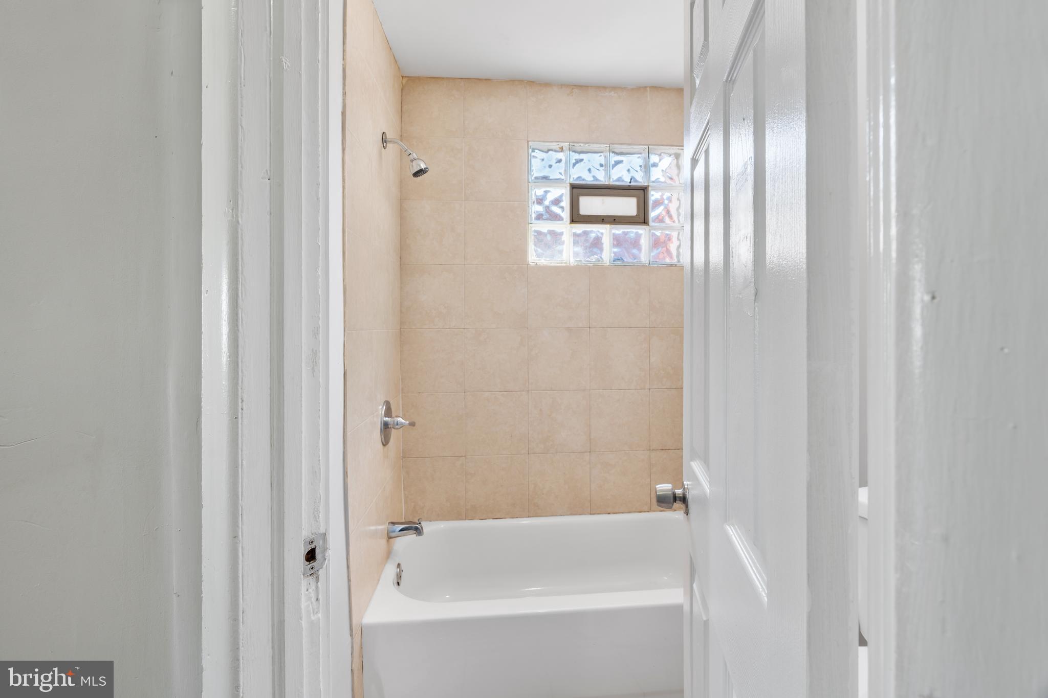 KENSINGTON - Residential