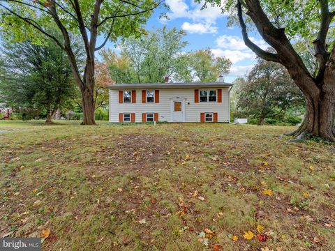 1625 HILLCREST LANE ASTON PA 19014