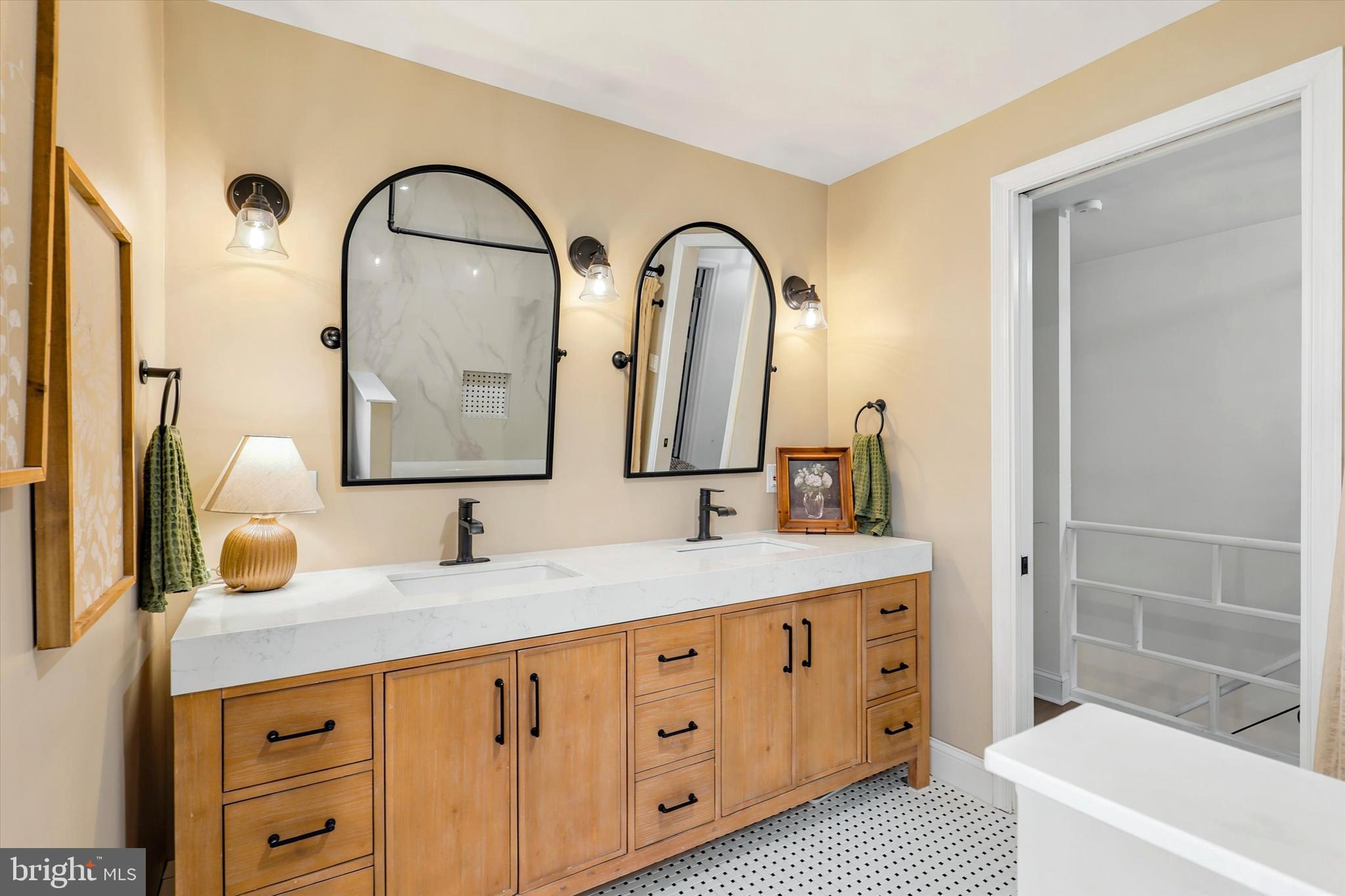 CONSHOHOCKEN - Residential