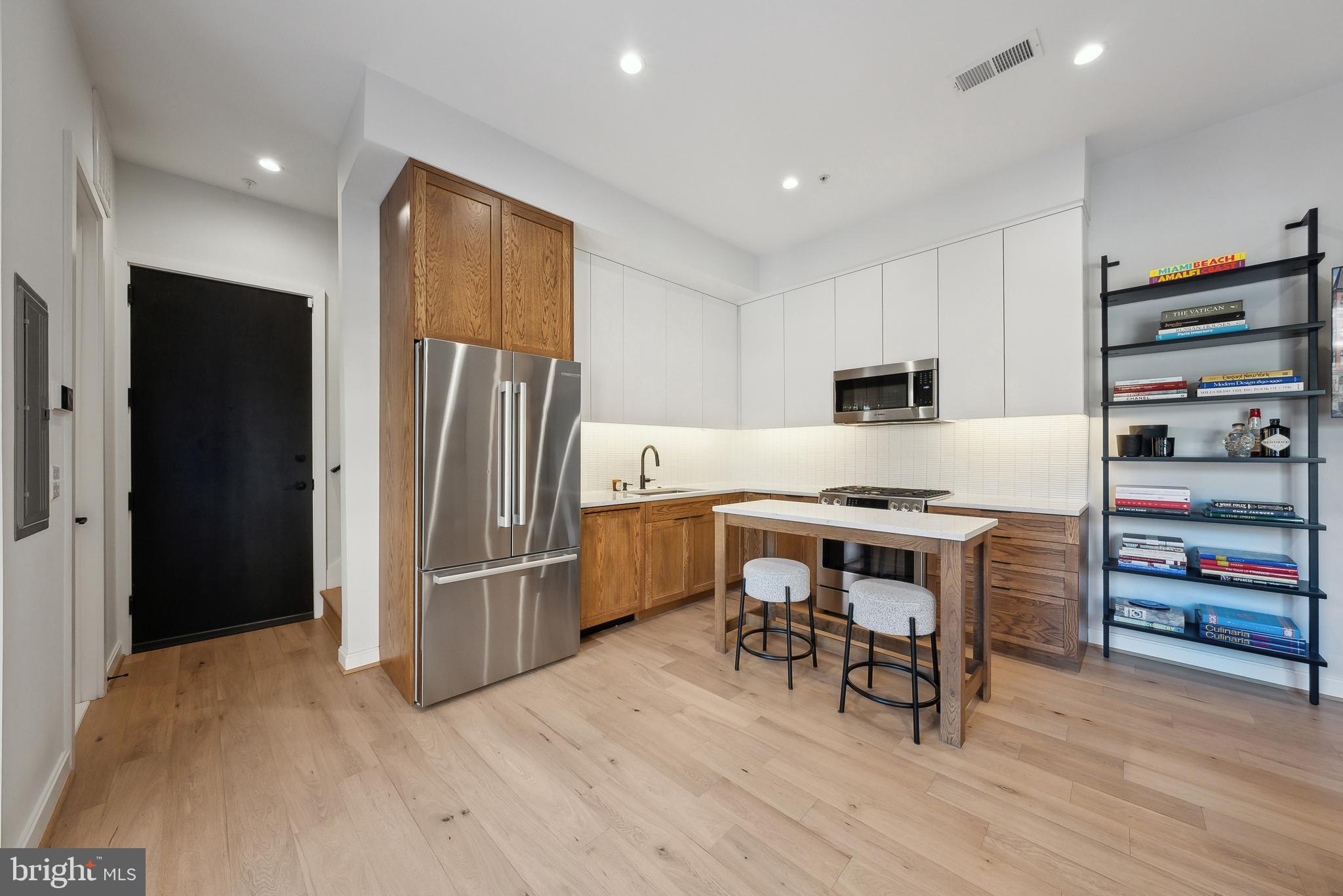 2525 PENNSYLVANIA AVENUE NW 301