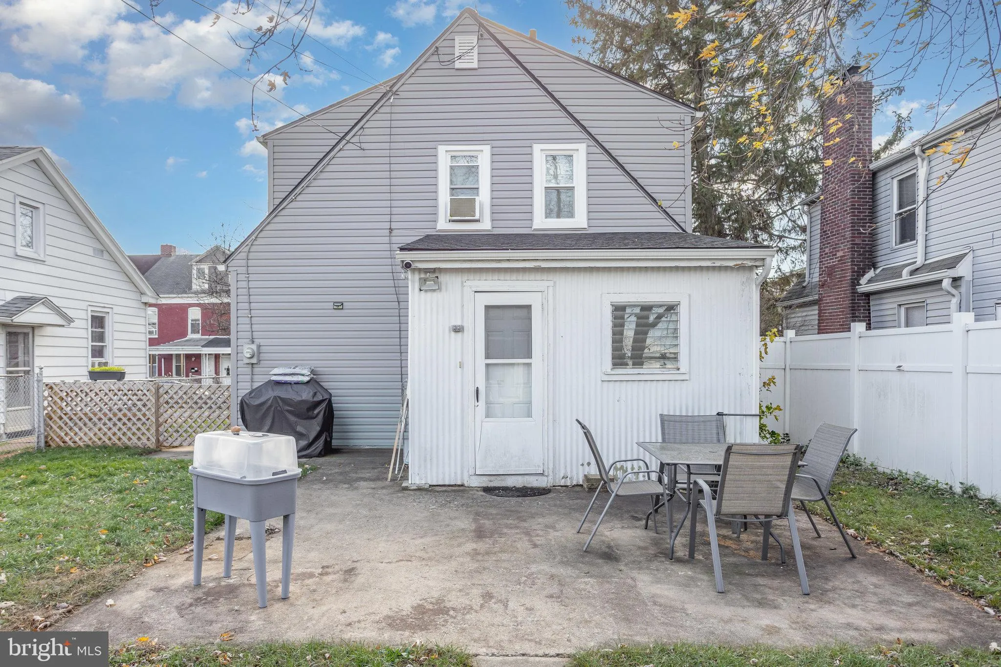 York, Pennsylvania 17404, United States, 2 Bedrooms Bedrooms, ,1 BathroomBathrooms,Residential,Active,244004