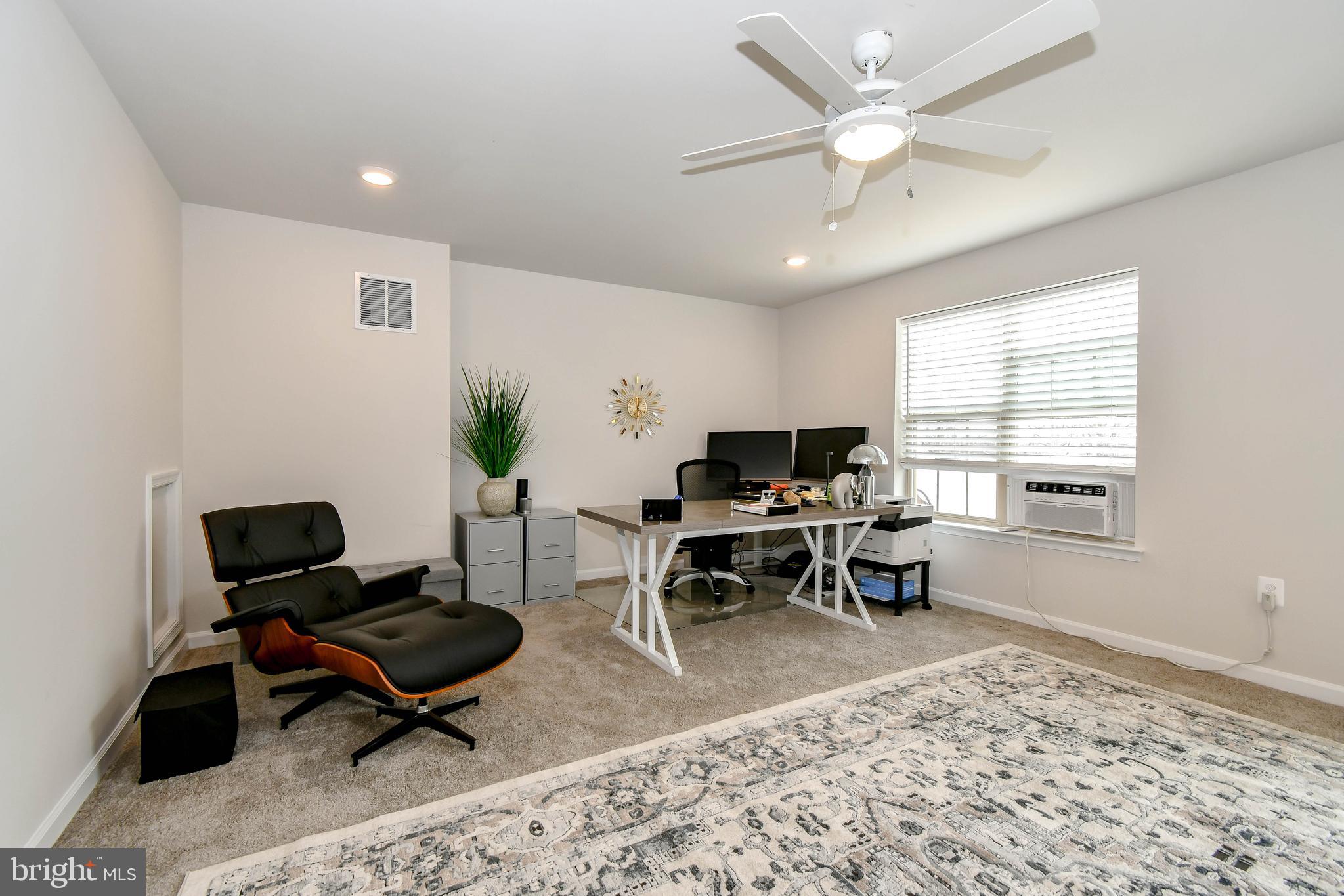 EAST QUARTER - Residential