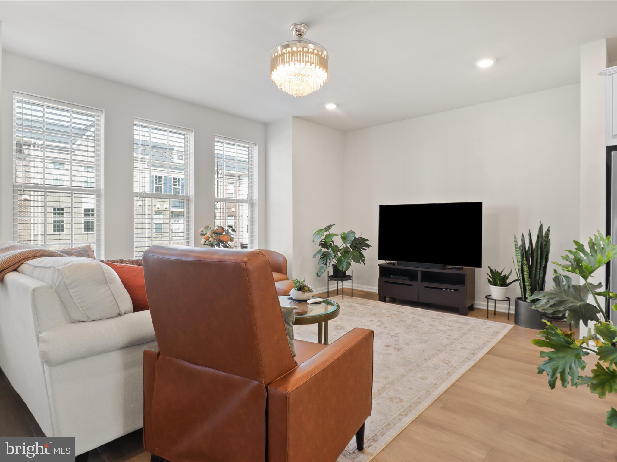 EAST QUARTER - Residential