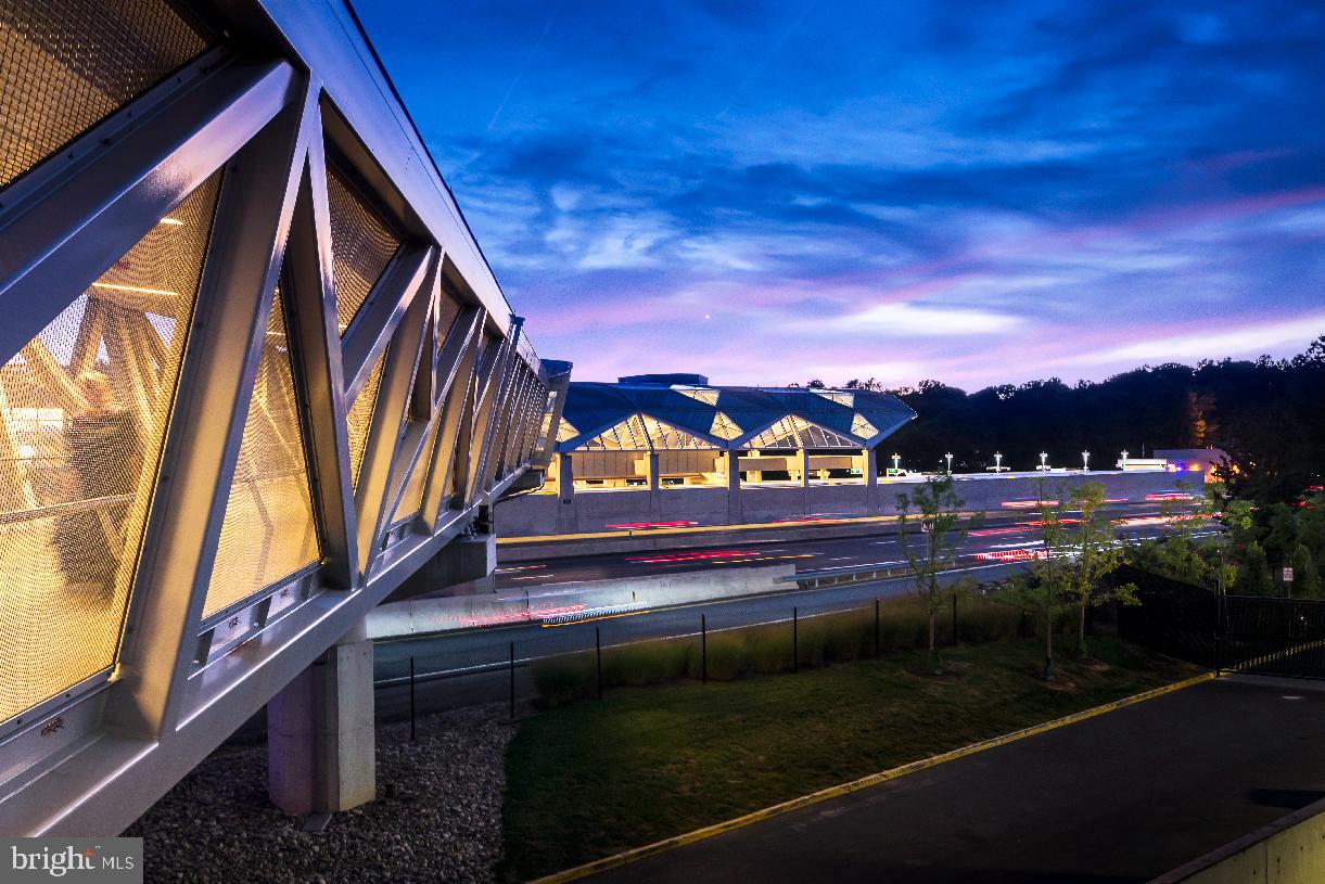 METRO WALK AT MOOREFIELD STATION - Residential