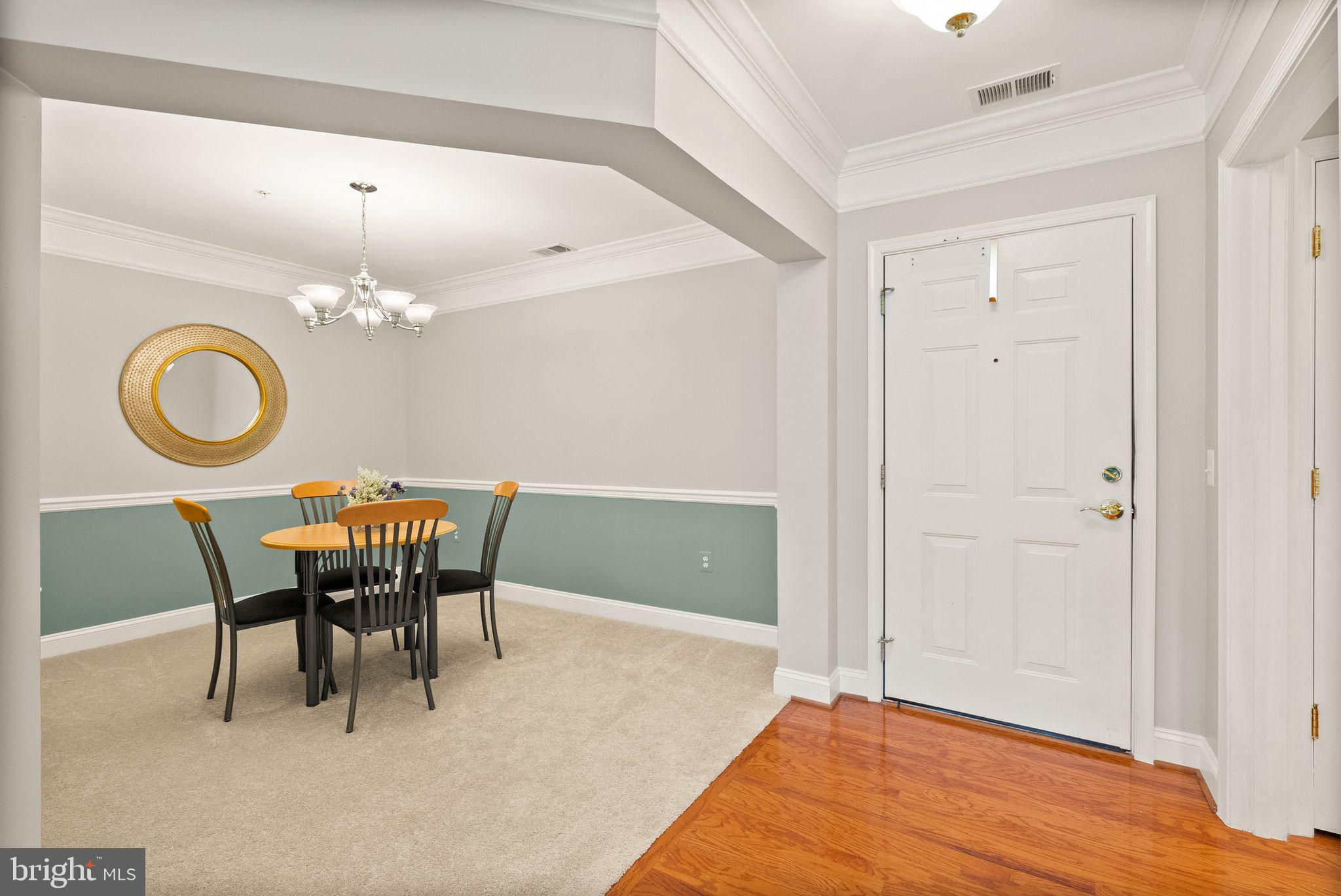 SAINTSBURY PLAZA - Residential