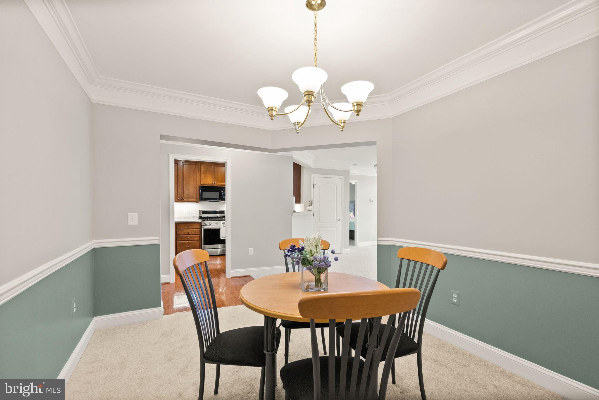 SAINTSBURY PLAZA - Residential