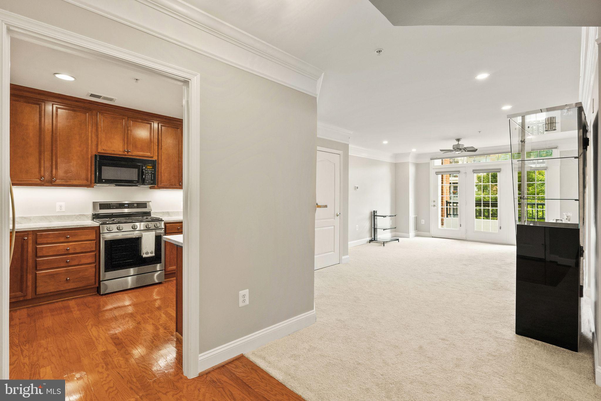 SAINTSBURY PLAZA - Residential