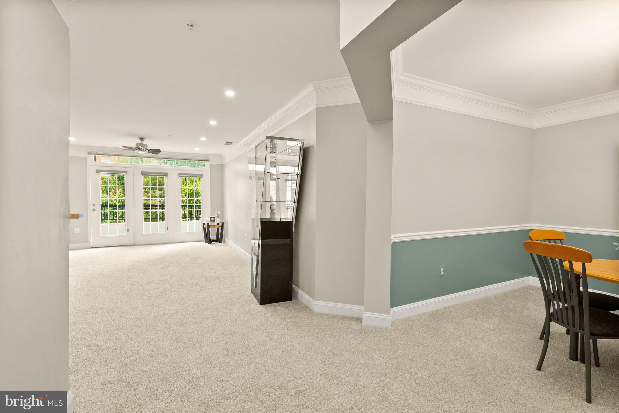 SAINTSBURY PLAZA - Residential