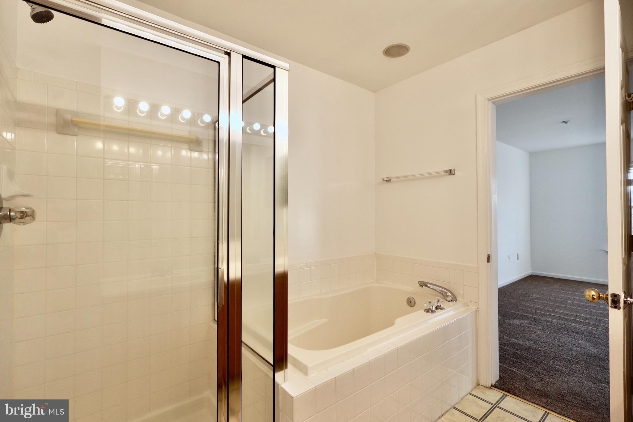 SEVEN OAKS - Residential Lease