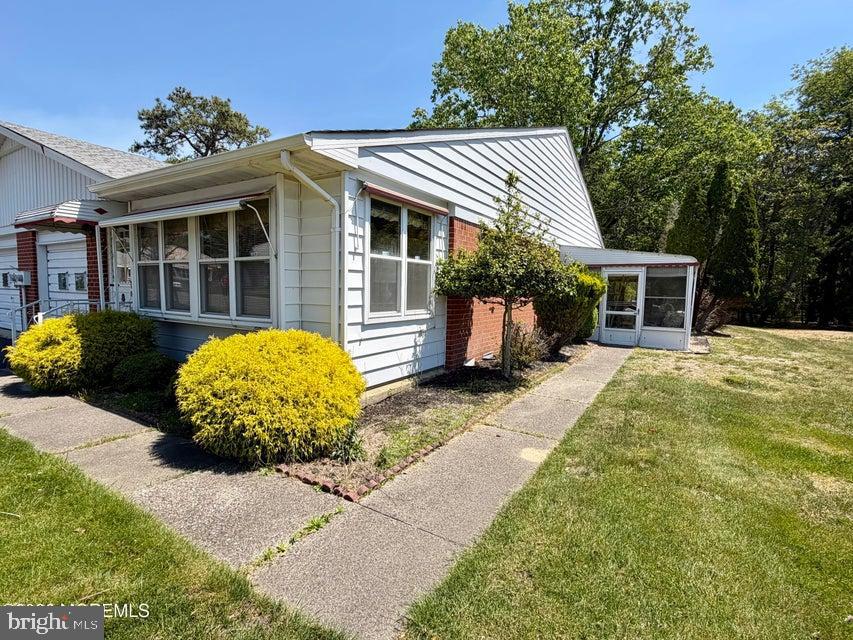 16 FRANKLIN LANE B