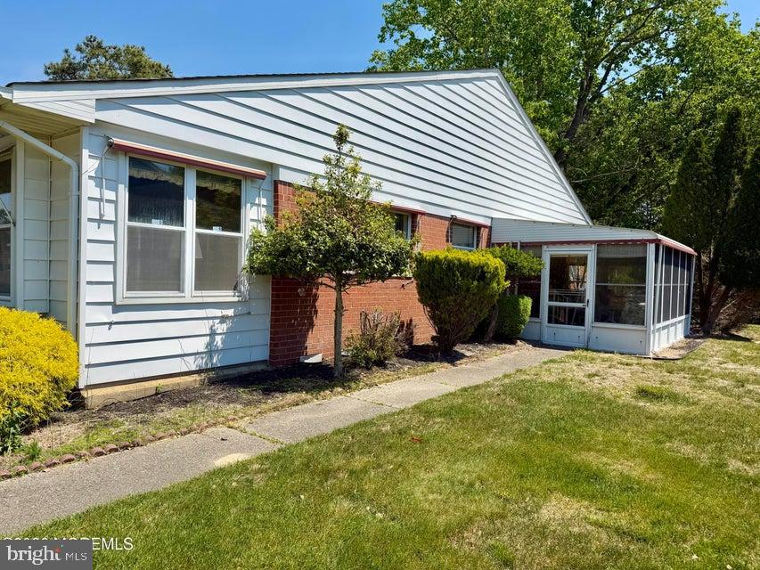 16 FRANKLIN LANE B