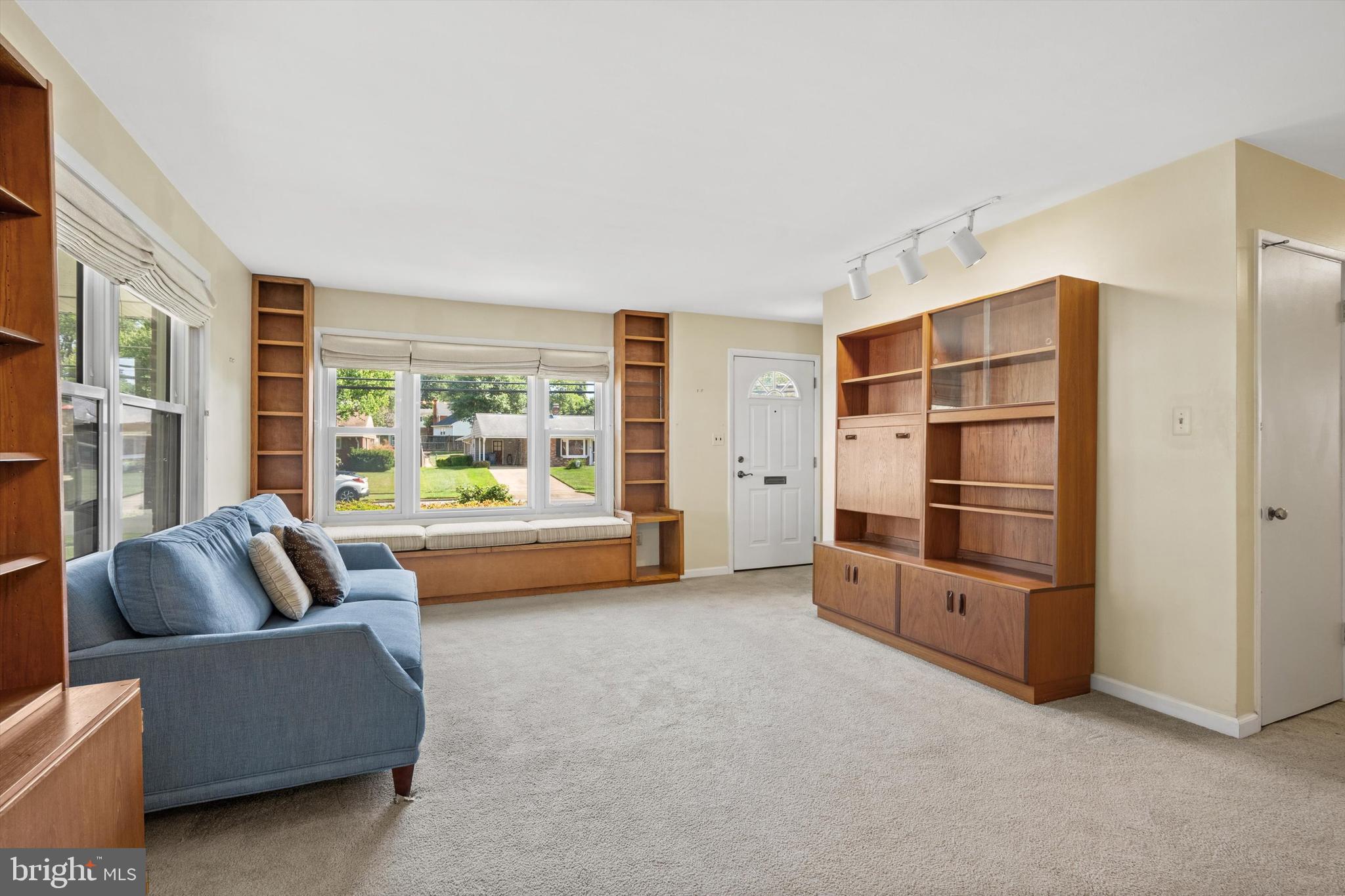 5308 INVERCHAPEL ROAD