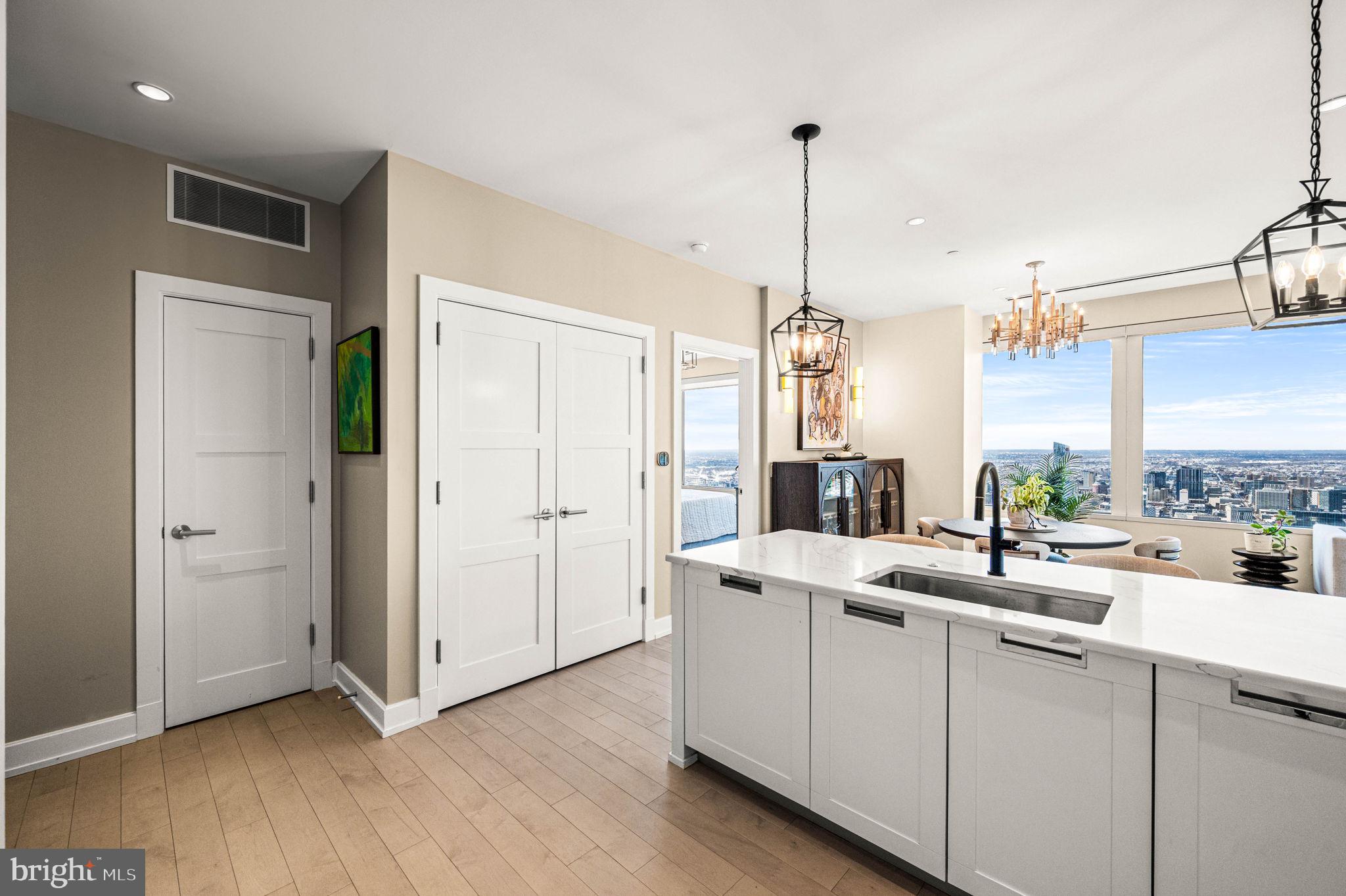 RITTENHOUSE SQUARE - Residential