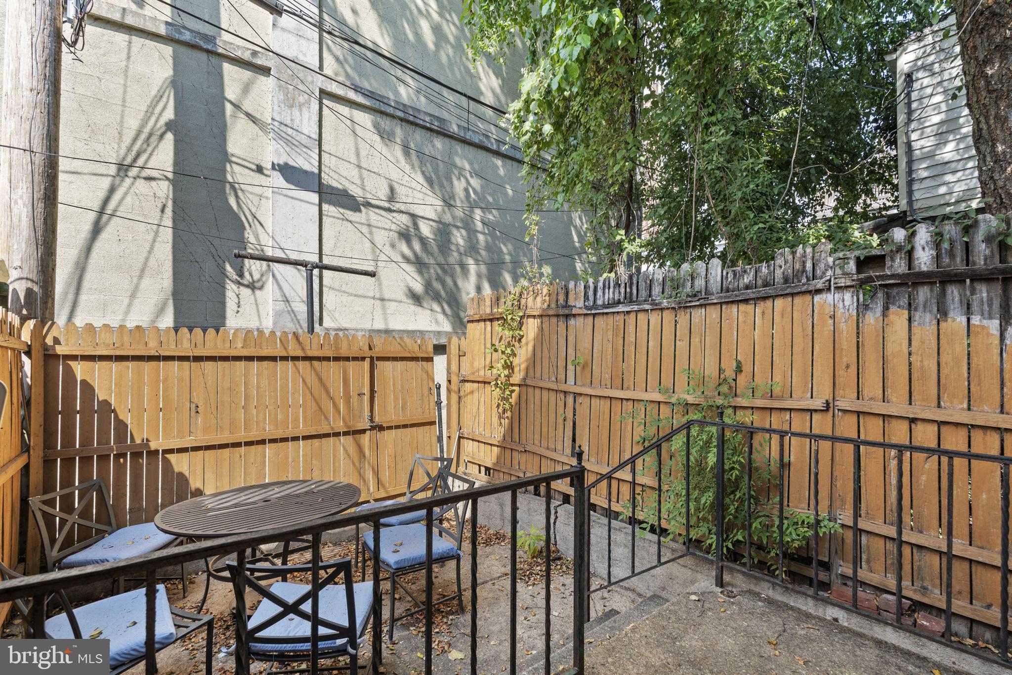 RIVERSIDE - Residential Lease