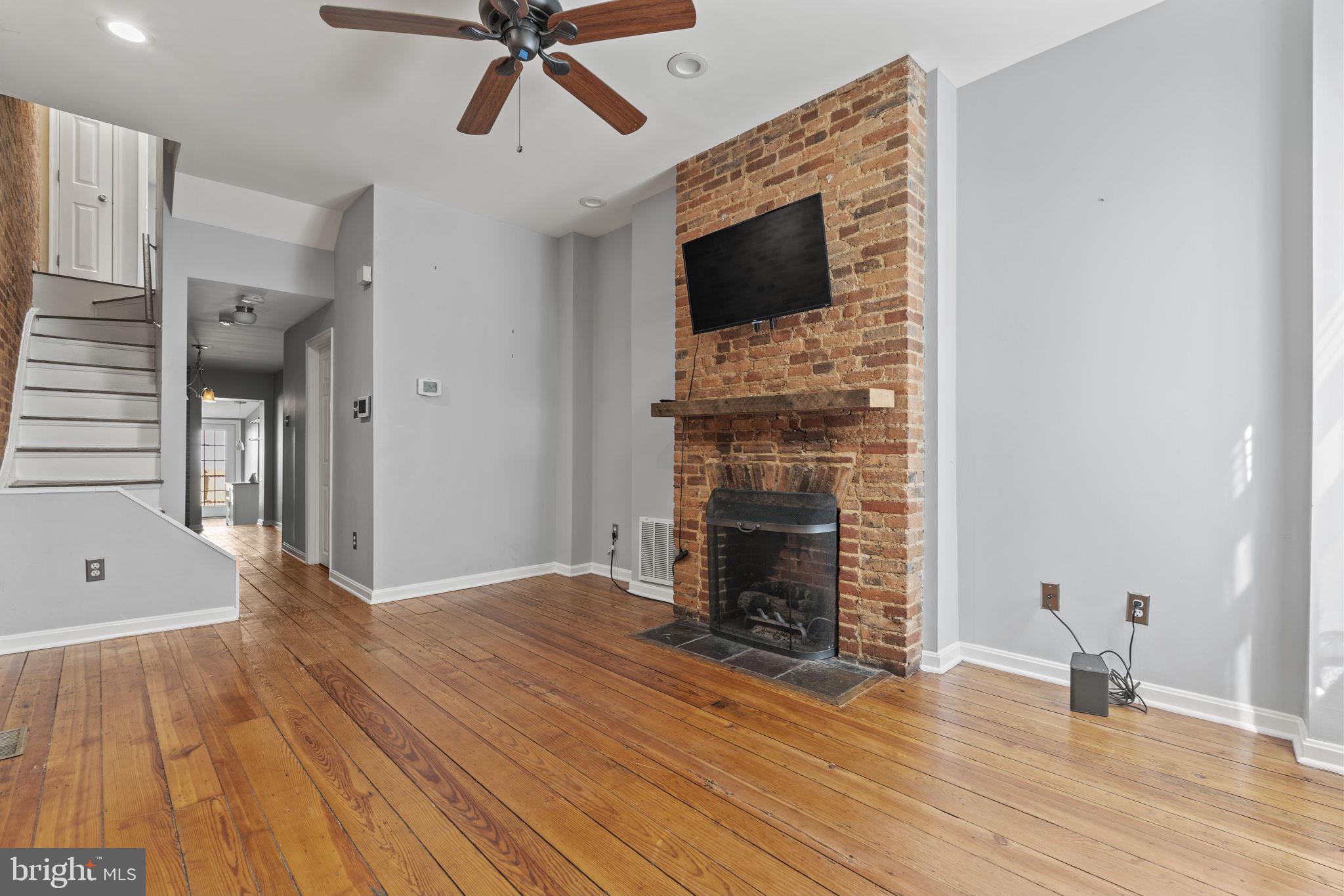 RIVERSIDE - Residential Lease