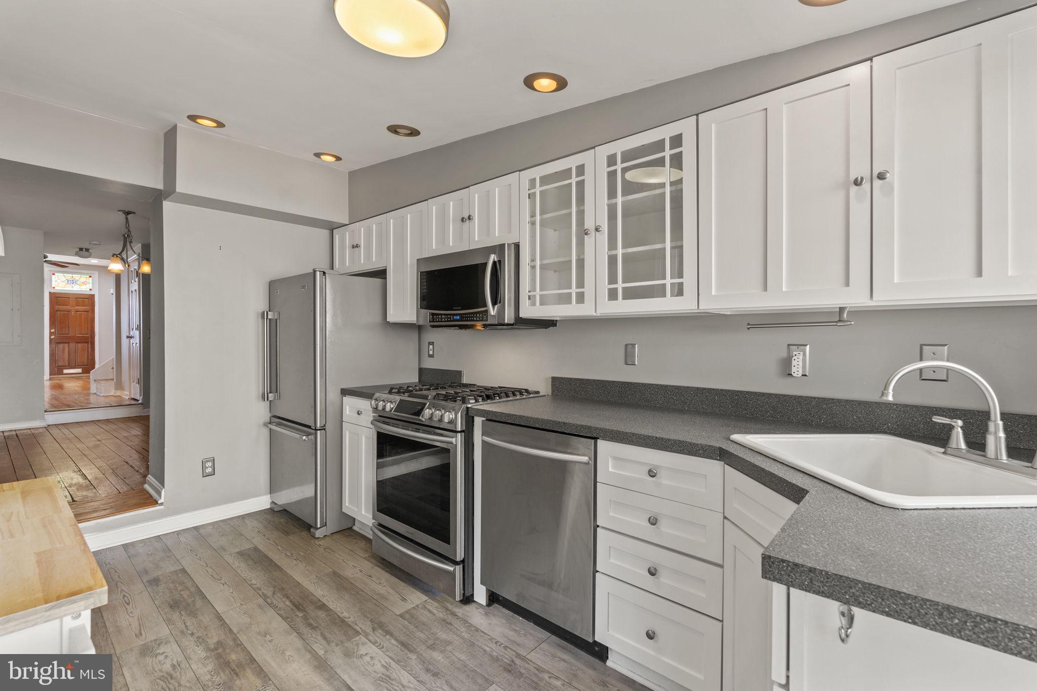 RIVERSIDE - Residential Lease