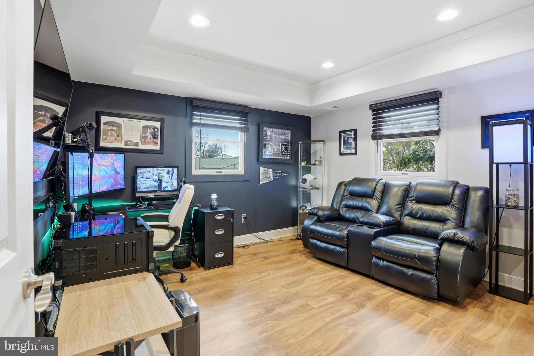 INDIAN CREEK - Residential